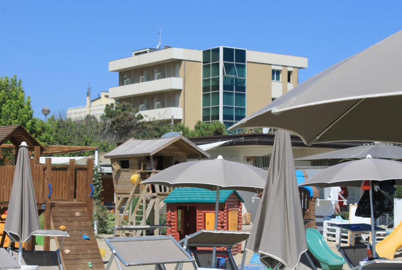 Hotel Astor B&B Lido di Classe Exteriör bild